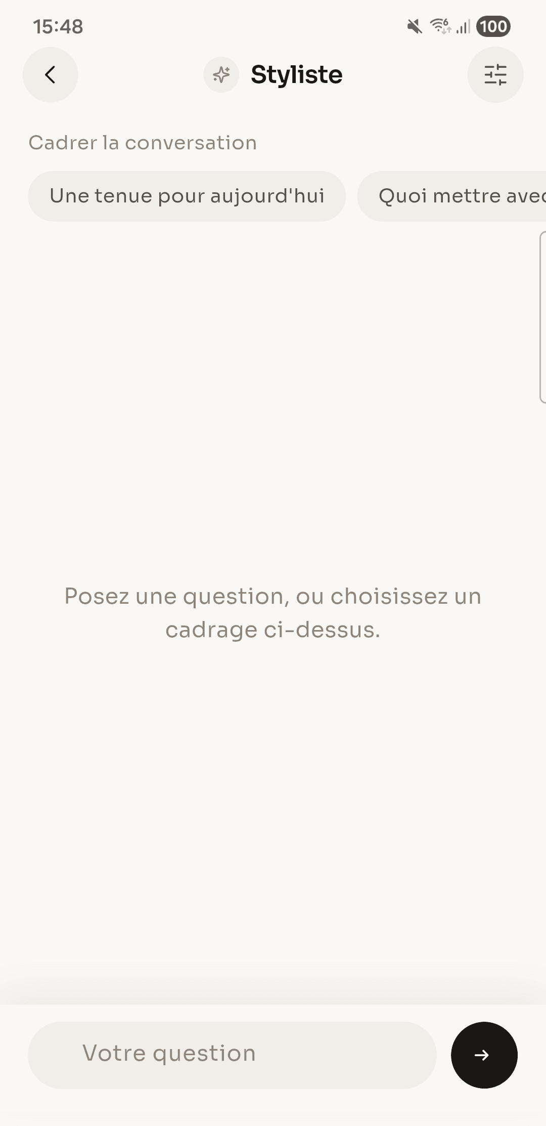 La conversation avec le styliste, qui propose une tenue complète pièce par pièce